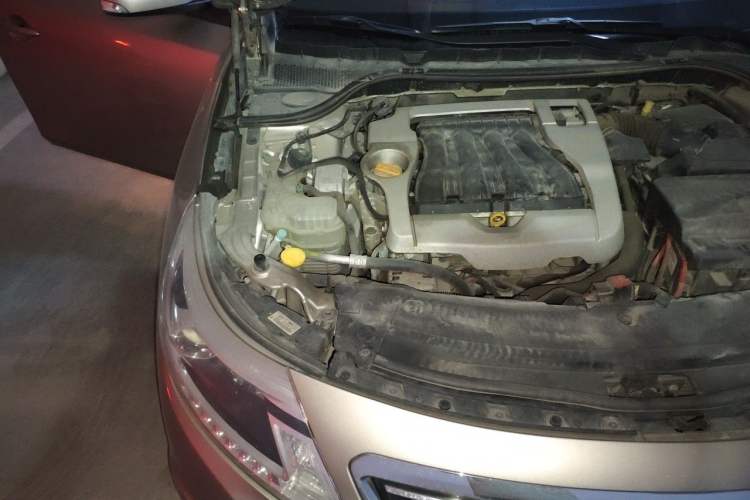 Used Renault Latitude 2013 Revised Version 2.0L CVT Comfort Edition Engine Bay Right