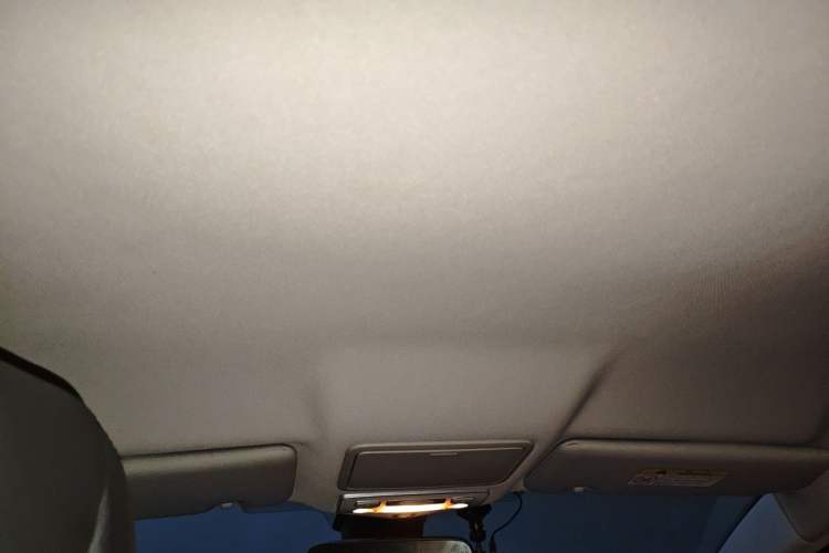 Used Renault Latitude 2013 Revised Version 2.0L CVT Comfort Edition Headliner