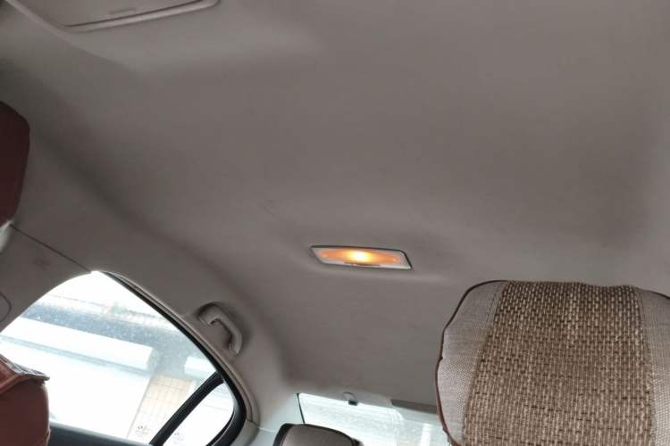 Used Renault Latitude 2013 Revised Version 2.0L CVT Comfort Edition Headliner