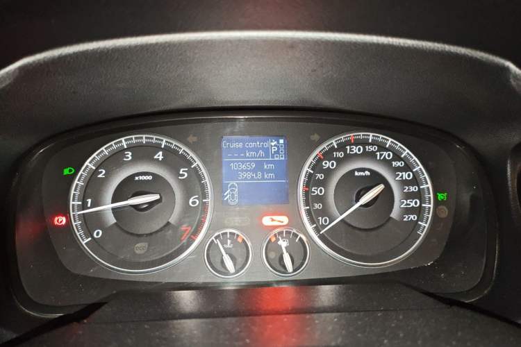 Used Renault Latitude 2013 Revised Version 2.0L CVT Comfort Edition Instrument Cluster