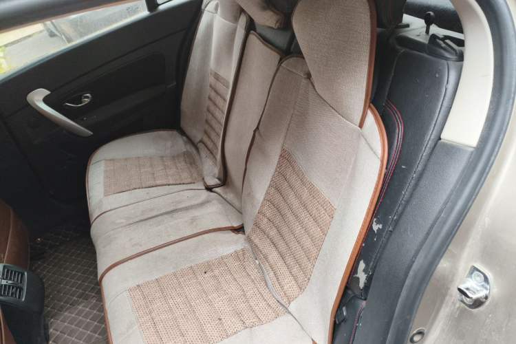 Used Renault Latitude 2013 Revised Version 2.0L CVT Comfort Edition Left Rear Seat