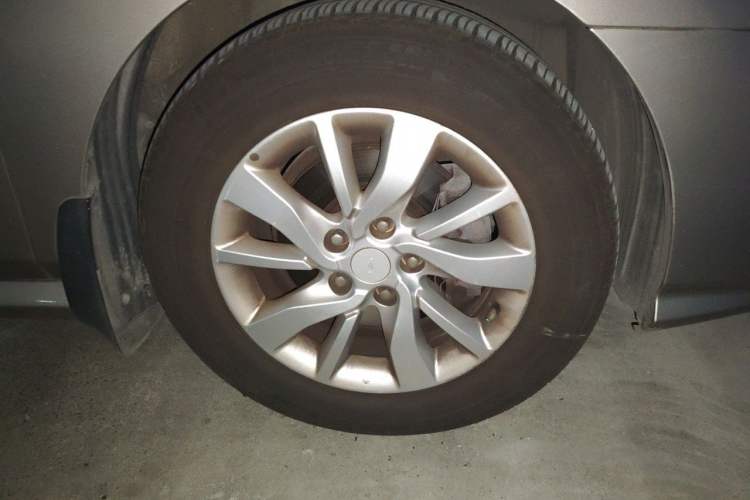 Used Renault Latitude 2013 Revised Version 2.0L CVT Comfort Edition Right Front Wheel Hub