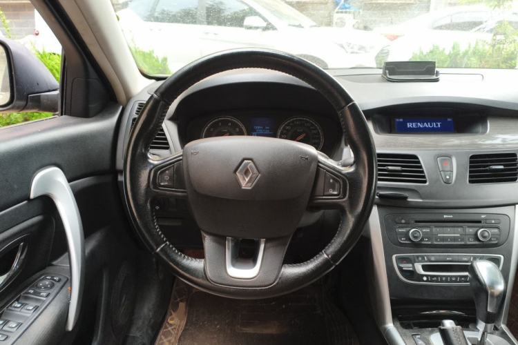 Used Renault Latitude 2013 Revised Version 2.0L CVT Comfort Edition Steering Wheel