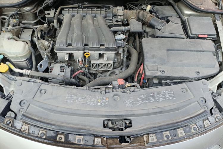 Used Renault Latitude 2013 Facelift 2.0L CVT Luxury Edition Engine Bay