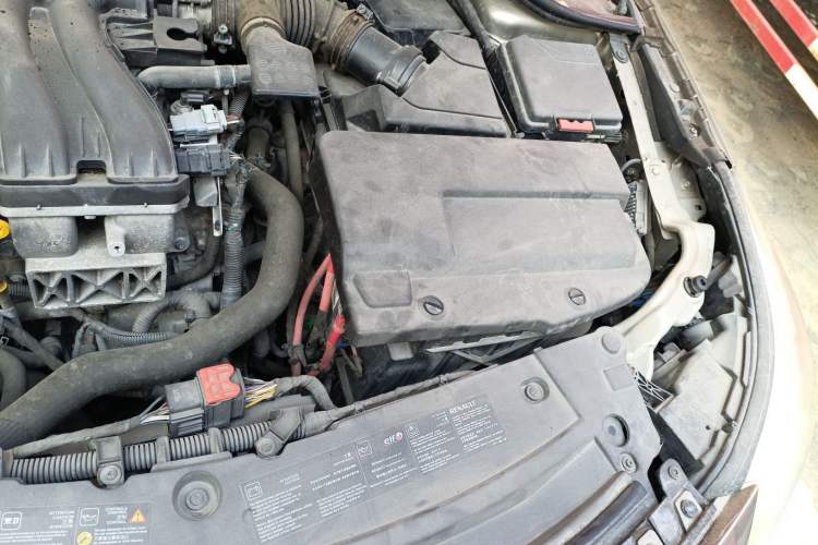 Used Renault Latitude 2013 Facelift 2.0L CVT Luxury Edition Engine Bay Left