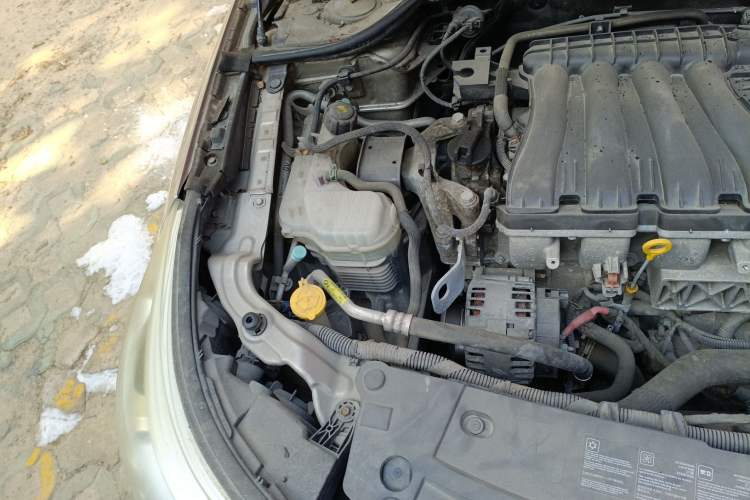 Used Renault Latitude 2013 Facelift 2.0L CVT Luxury Edition Engine Bay Right