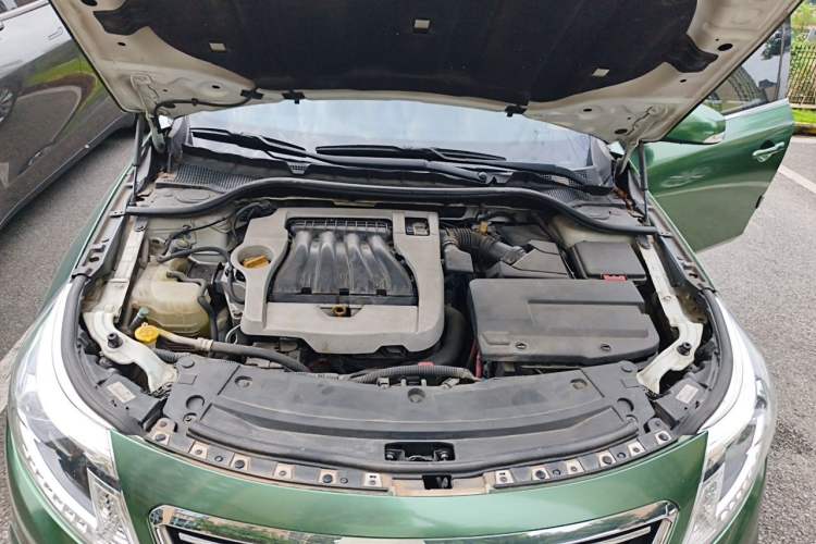 Used Renault Latitude 2013 Facelift 2.0L CVT Luxury Edition Engine Bay