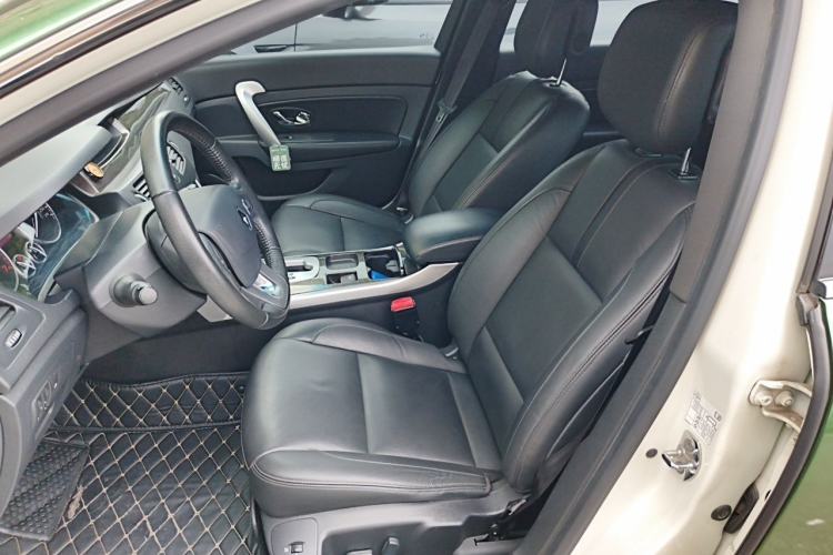 Used Renault Latitude 2013 Facelift 2.0L CVT Luxury Edition Left Front Seat