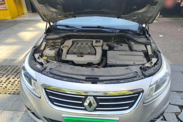 Used Renault Latitude 2013 Facelift 2.0L CVT Luxury Edition Engine Bay