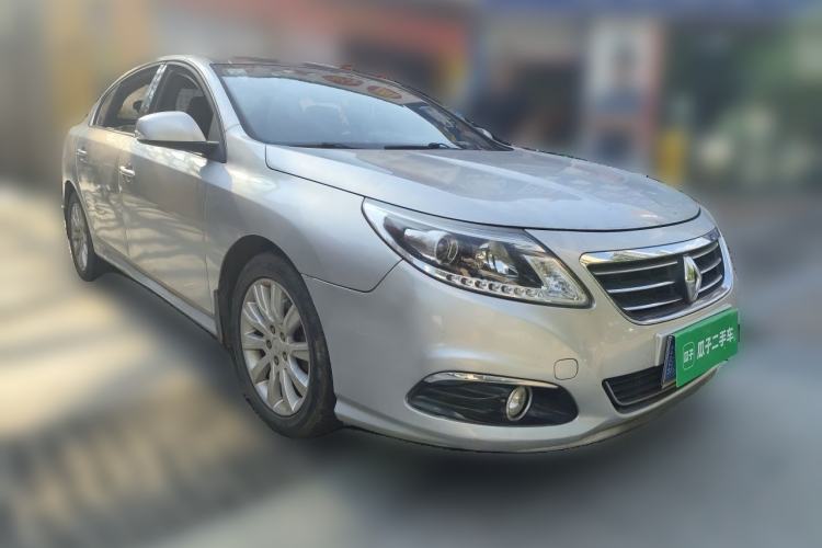Used Renault Latitude 2013 Facelift 2.0L CVT Luxury Edition Front Right 45 Deg
