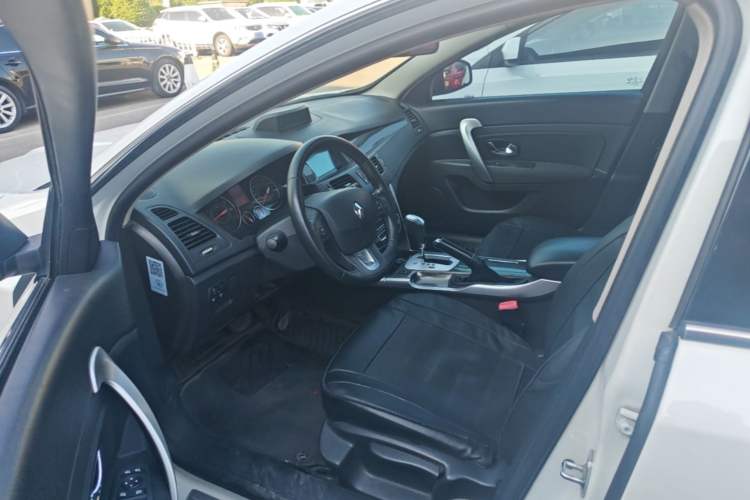 Used Renault Latitude 2013 Revised Version 2.0L CVT Comfort Edition Driver Seat