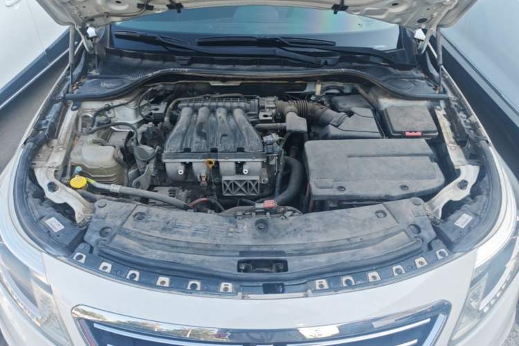 Used Renault Latitude 2013 Revised Version 2.0L CVT Comfort Edition Engine Bay