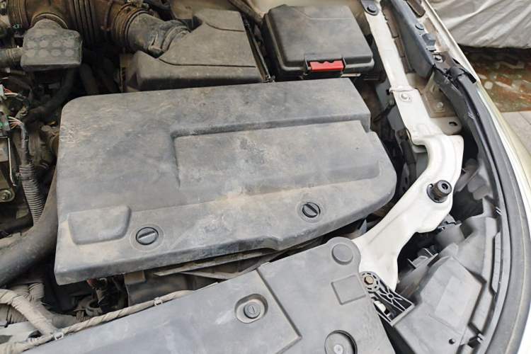 Used Renault Latitude 2013 Facelift 2.0L CVT Luxury Edition Engine Bay Left