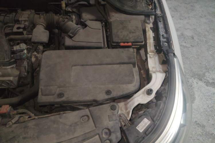Used Renault Latitude 2013 Revised Version 2.0L CVT Comfort Edition Engine Bay Left