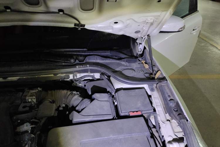 Used Renault Latitude 2013 Facelift 2.0L CVT Luxury Edition Engine Bay Left