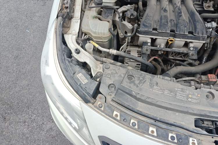 Used Renault Latitude 2013 Facelift 2.0L CVT Luxury Edition Engine Bay Right