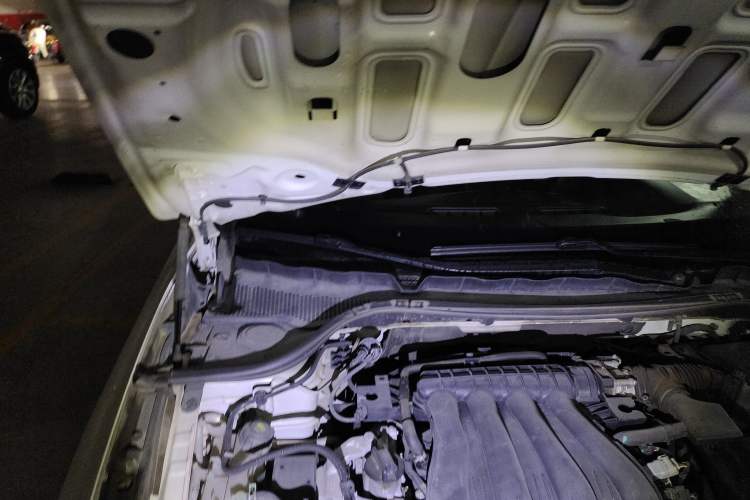 Used Renault Latitude 2013 Facelift 2.0L CVT Luxury Edition Engine Bay Right
