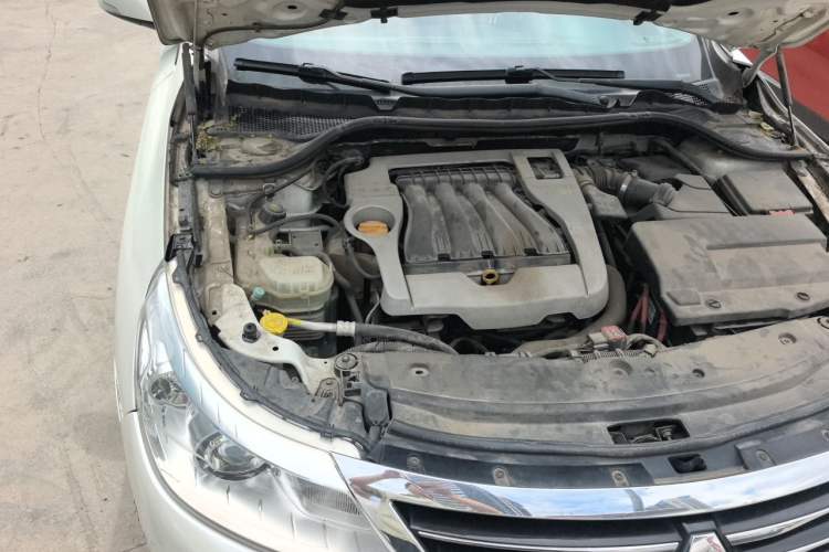 Used Renault Latitude  Engine Bay Right