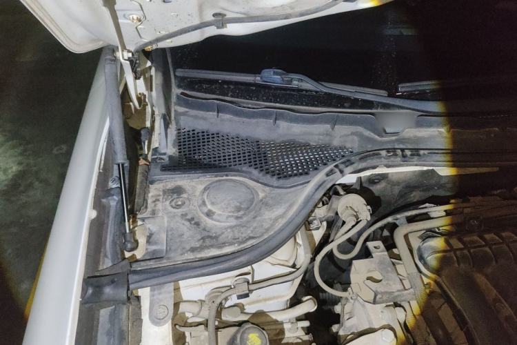 Used Renault Latitude 2013 Facelift 2.0L CVT Luxury Edition Engine Bay Right