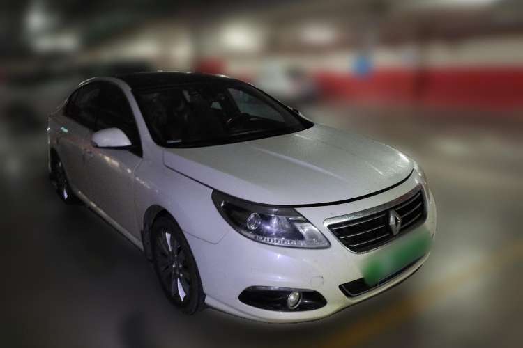 Used Renault Latitude 2013 Facelift 2.0L CVT Luxury Edition Front Right 45 Deg