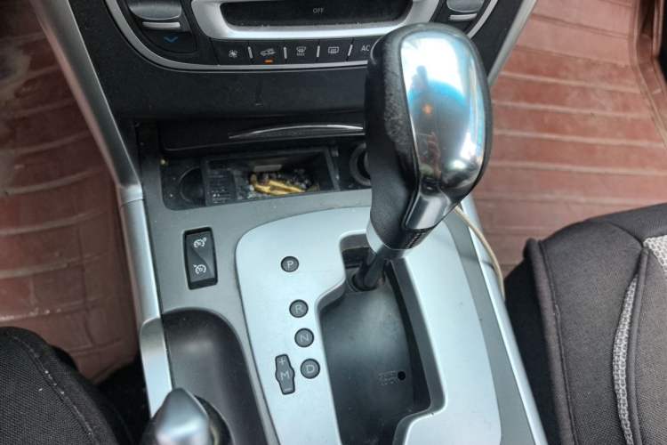 Used Renault Latitude  Gear Lever