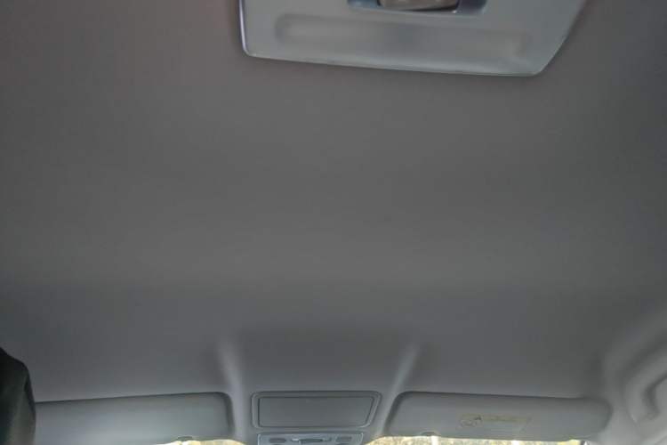 Used Renault Latitude 2013 Revised Version 2.0L CVT Comfort Edition Headliner