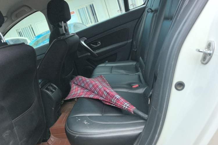 Used Renault Latitude  Left Rear Seat