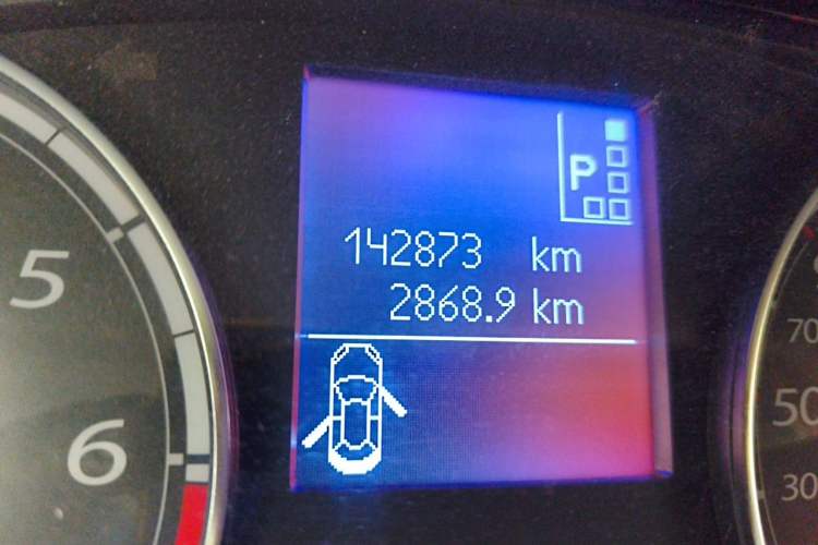 Used Renault Latitude 2013 Facelift 2.0L CVT Luxury Edition Odometer Close Up