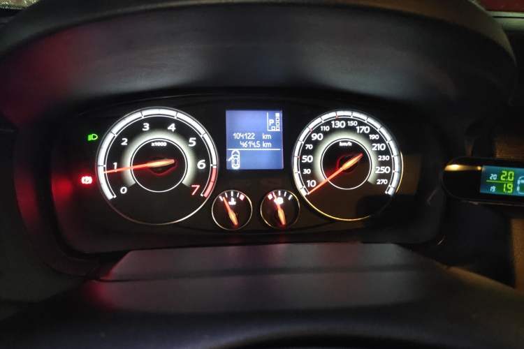 Used Renault Latitude 2013 Facelift 2.0L CVT Luxury Edition Odometer Close Up