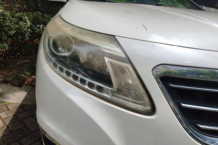 Used Renault Latitude 2013 Facelift 2.0L CVT Luxury Edition Right Front Headlight