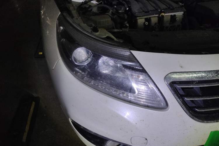Used Renault Latitude 2013 Facelift 2.0L CVT Luxury Edition Right Front Headlight