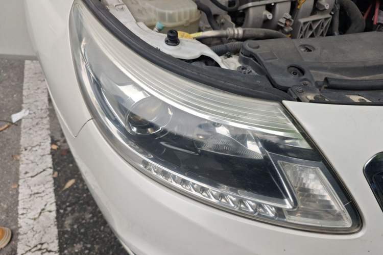 Used Renault Latitude 2013 Facelift 2.0L CVT Luxury Edition Right Front Headlight