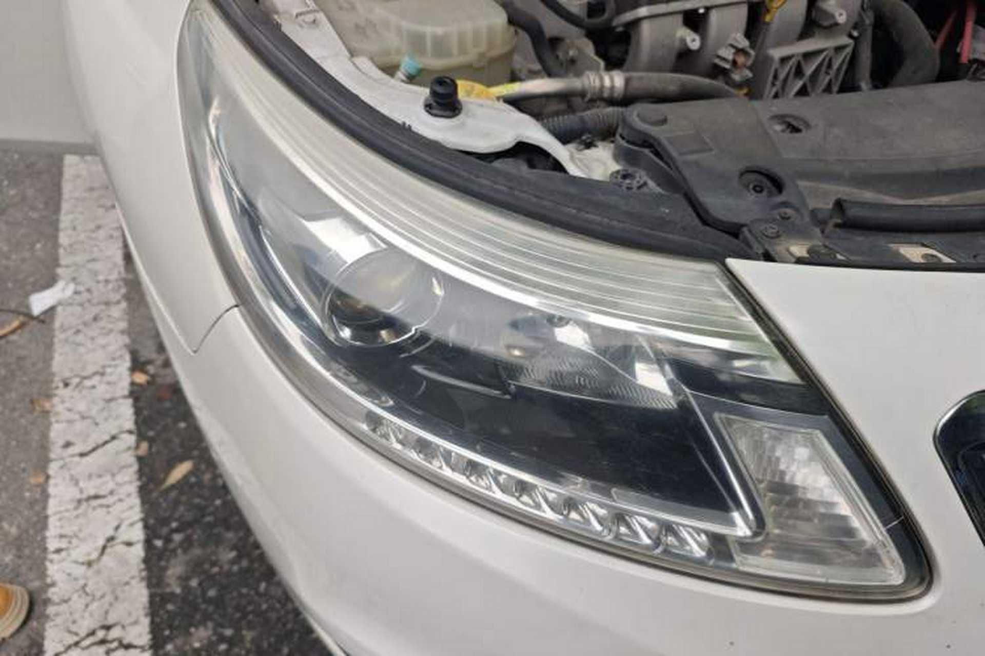 Used Renault Latitude 2013 Facelift 2.0L CVT Luxury Edition Right Front Headlight