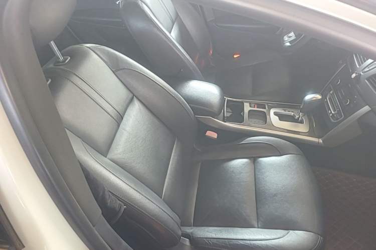 Used Renault Latitude 2013 Facelift 2.0L CVT Luxury Edition Right Front Seat