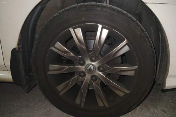 Used Renault Latitude 2013 Revised Version 2.0L CVT Comfort Edition Right Front Wheel Hub