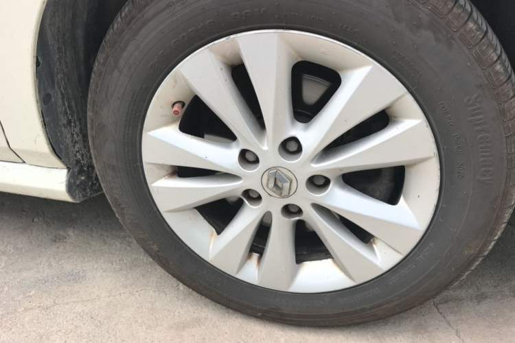 Used Renault Latitude  Right Front Wheel Hub
