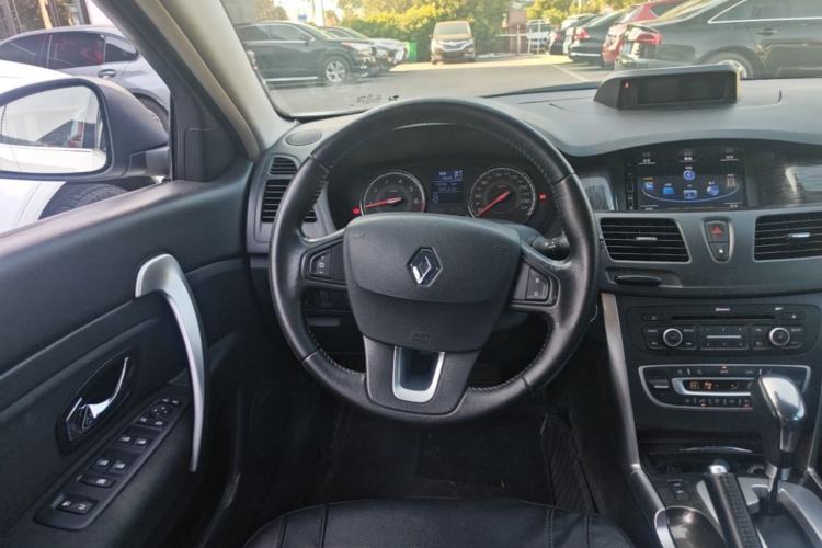 Used Renault Latitude 2013 Revised Version 2.0L CVT Comfort Edition Steering Wheel