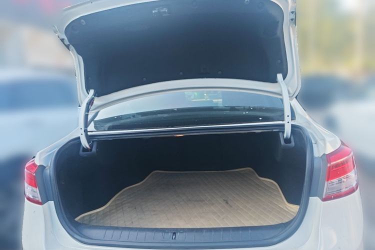 Used Renault Latitude 2013 Revised Version 2.0L CVT Comfort Edition Trunk