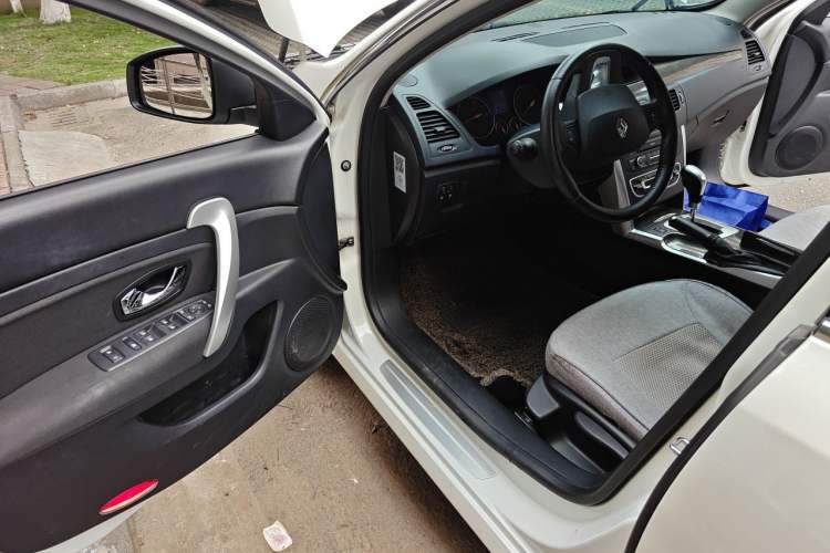 Used Renault Latitude 2015 2.0L CVT Fashion Edition Driver Seat