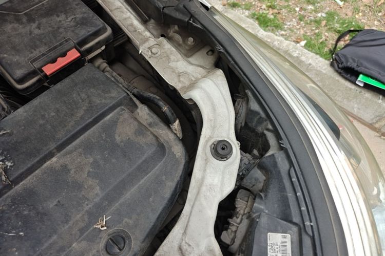 Used Renault Latitude 2015 2.0L CVT Fashion Edition Engine Bay Left
