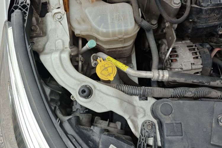 Used Renault Latitude 2015 2.0L CVT Fashion Edition Engine Bay Right