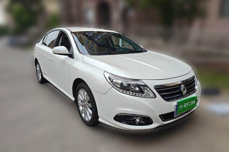 Used Renault Latitude 2015 2.0L CVT Fashion Edition Front Right 45 Deg