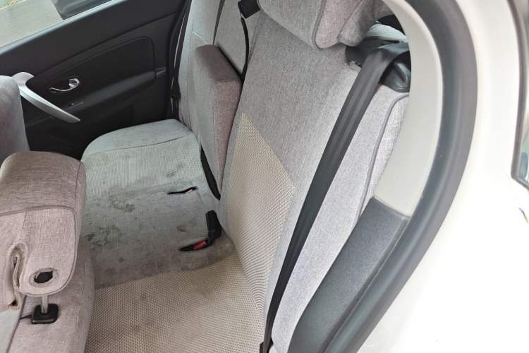 Used Renault Latitude 2015 2.0L CVT Fashion Edition Left Rear Seat