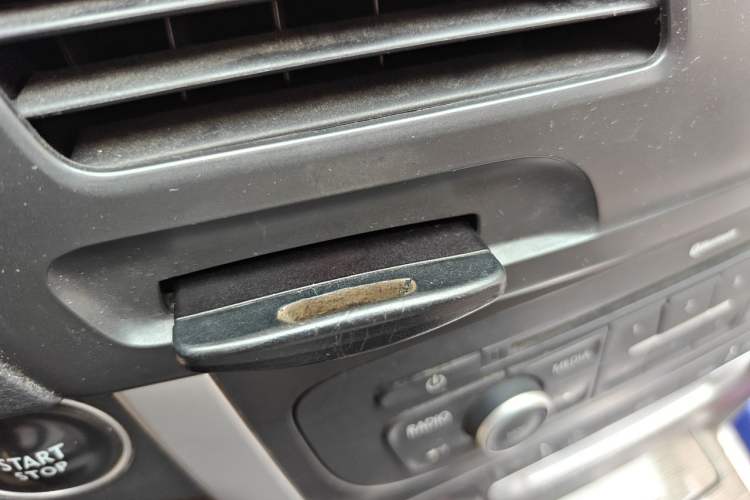 Used Renault Latitude 2015 2.0L CVT Fashion Edition Vehicle Key