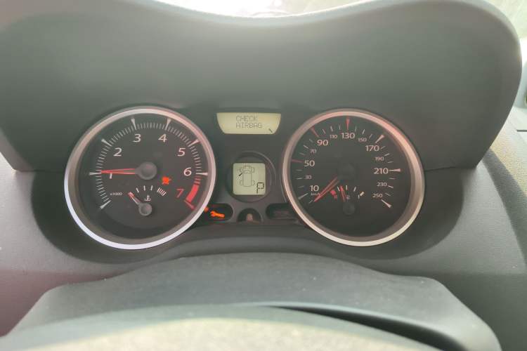 Used Renault Megane 2006 CC 2.0 Instrument Cluster