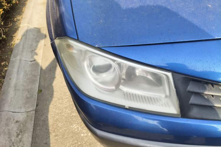 Used Renault Megane 2006 CC 2.0 Right Front Headlight