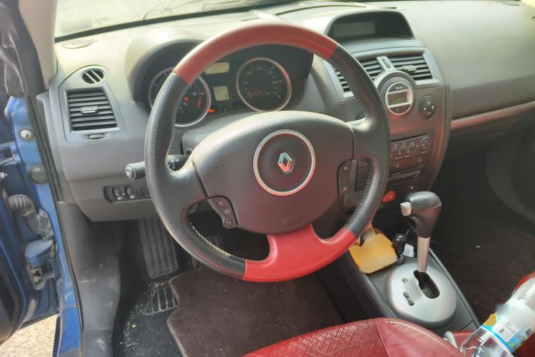 Used Renault Megane 2006 CC 2.0 Steering Wheel