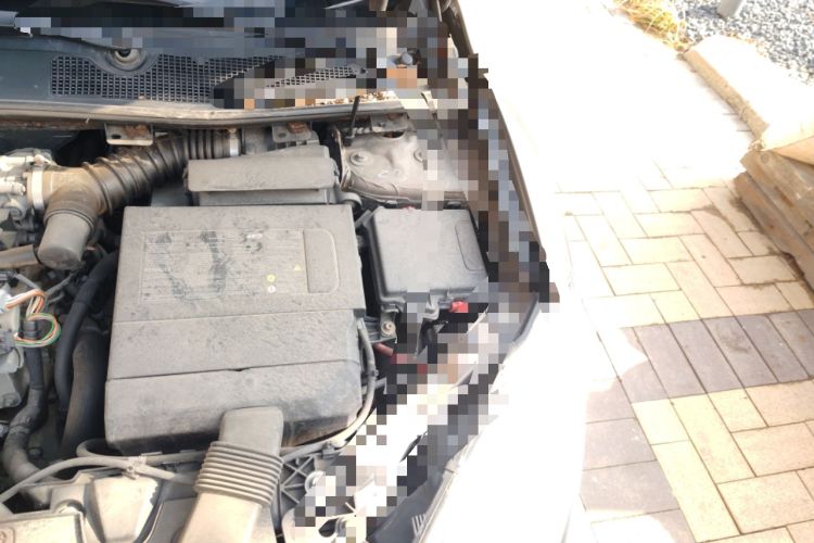 Used Renault Megane 2011 CC 2.0 Fashion Navigation Edition Engine Bay Left