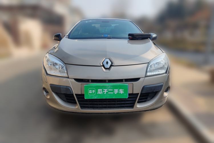 Used Renault Megane 2011 CC 2.0 Fashion Navigation Edition Front