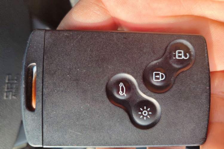 Used Renault Megane 2011 CC 2.0 Fashion Navigation Edition Vehicle Key